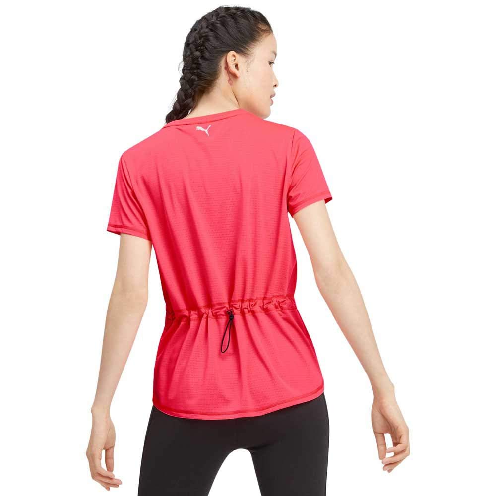 تيشيرتات بوما للنساء المصممة لتمنحك مظهرًا عصريًا وأداءً مريحًا في كل الأوقات. مصنوعة من قماش قطني ناعم وخفيف أو خامة تمتص الرطوبة لتبقيك منتعشة ومريحة طوال اليوم