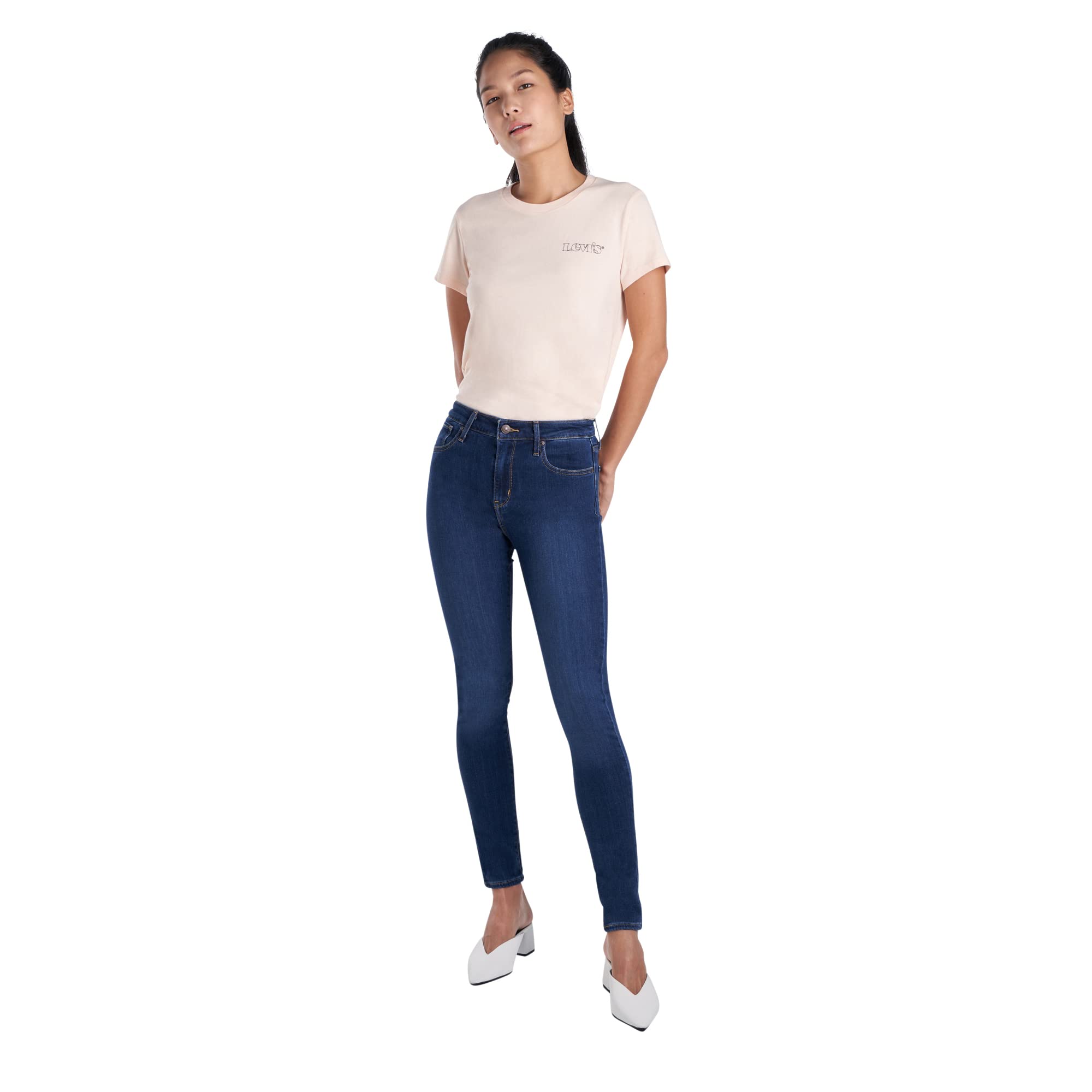  بنطال جينز ضيق من Levi’s للنساء مزيج مثالي من الأناقة الكلاسيكية والتصميم العصري الضيق