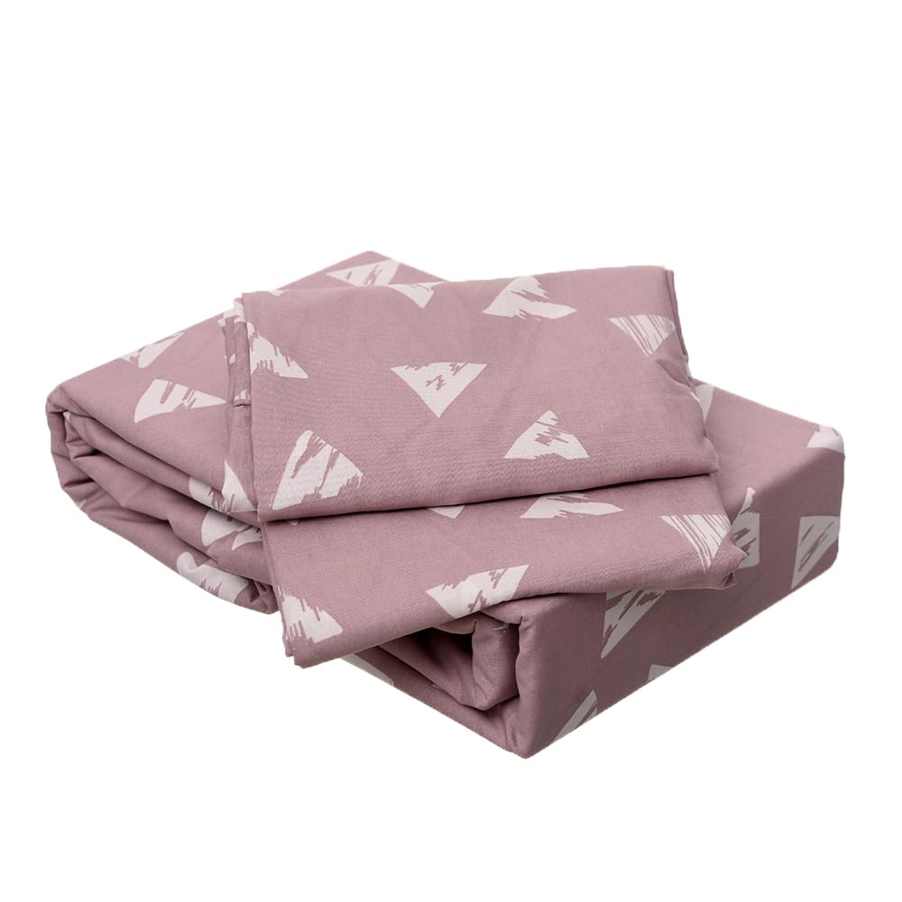 طقم غطاء لحاف من المأمون هو حل أنيق ومريح لغرفة النوم، مصمم لتحسين ديكور الغرفة. مصنوع من قماش ناعم وقابل للتنفس وعالي الجودة