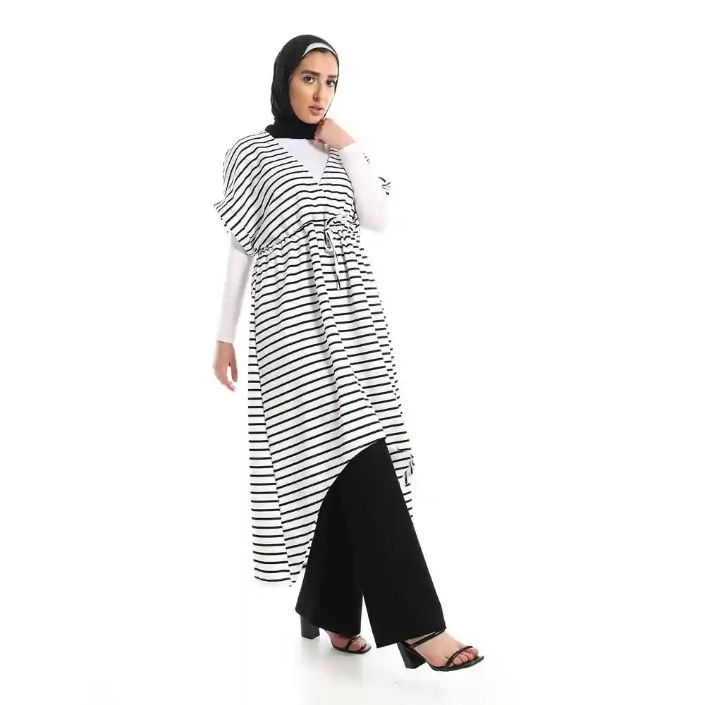 فستان JAMILA النسائي بمقاس كبير بأكمام طويلة أو قصيرة بنمط مخطط بين التصميم العصري والراحة طوال اليوم.