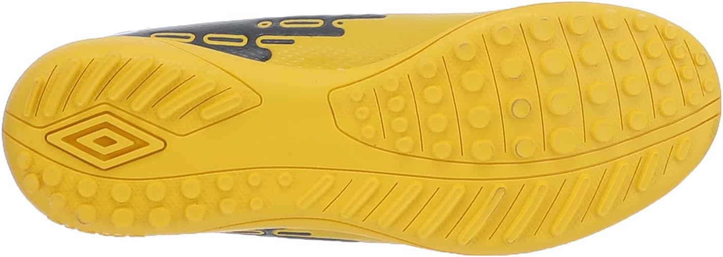 UMBRO Soccer Shoes For boys - Safqqa Egypt