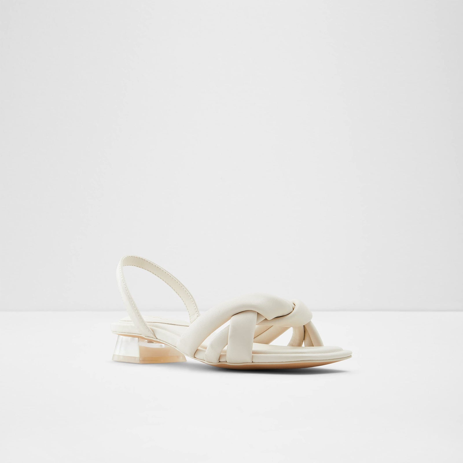 صندل نسائي ألدو هو خيار أنيق ومريح للارتداء اليومي أو المناسبات الخاصة. مصنوع من مواد عالية الجودة لتوفير المتانة والدعم والمظهر الراقي.