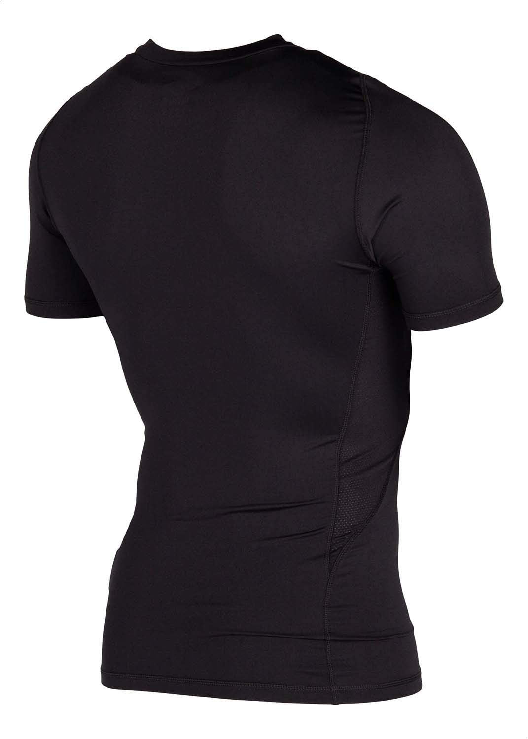 تيشيرت كرة قدم رجالي من Umbro بقصّة ضيقة وشعار أمامي