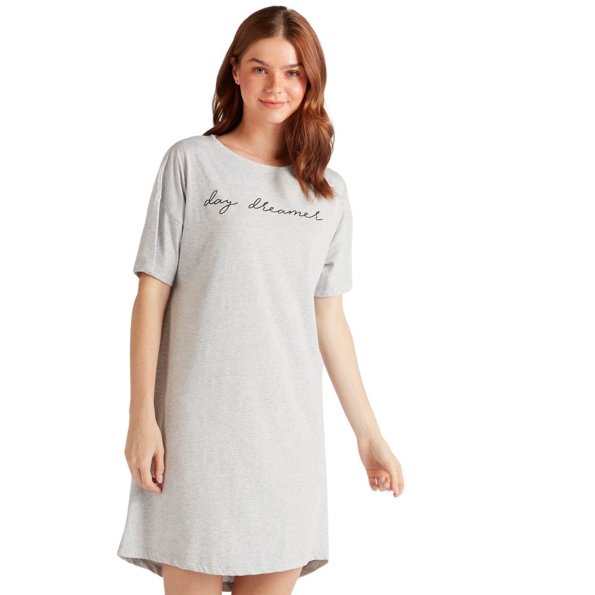 نايت درسات من سبلاش للنساء مصممة لتمنحك راحة واسترخاء طوال الليل. مصنوعة من خامة ناعمة وخفيفة