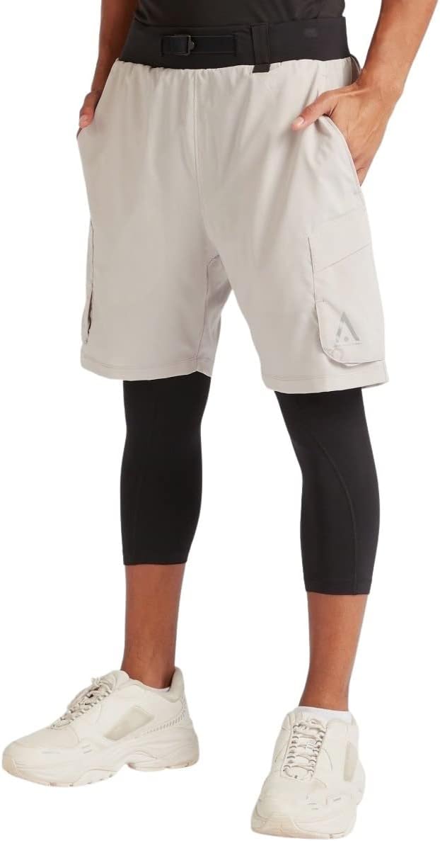 شورت من سبلاش للرجال مصمم ليقدم لك الراحة والأناقة والعملية في الاستخدام اليومي. مصنوع من خامة خفيفة 