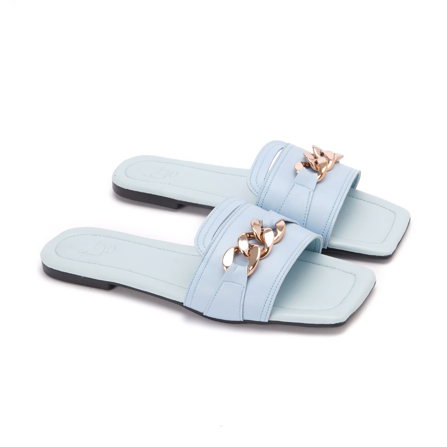 شبشب تي جي إس للنساء. يتميز ببطانة ناعمة ونعل متين يمنحك ثباتًا وراحة طوال اليوم