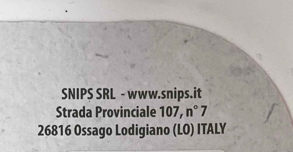 سلة تنظيم تحت الحوض من سنِبس باللون الأبيض مع عجلات هي حل عملي لتوفير المساحة والحفاظ على ترتيب المطبخ أو الحمام. صُنعت في إيطاليا من خامات متينة وعالية الجودة، وتتميز بعجلات سلسة لتسهيل تحريكها – Safqqa Egypt