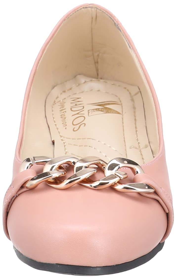 أحذية MADYOS للنساء هي أحذية أنيقة ومريحة مصممة للاستخدام اليومي. تجمع بين المظهر العصري والعملية،