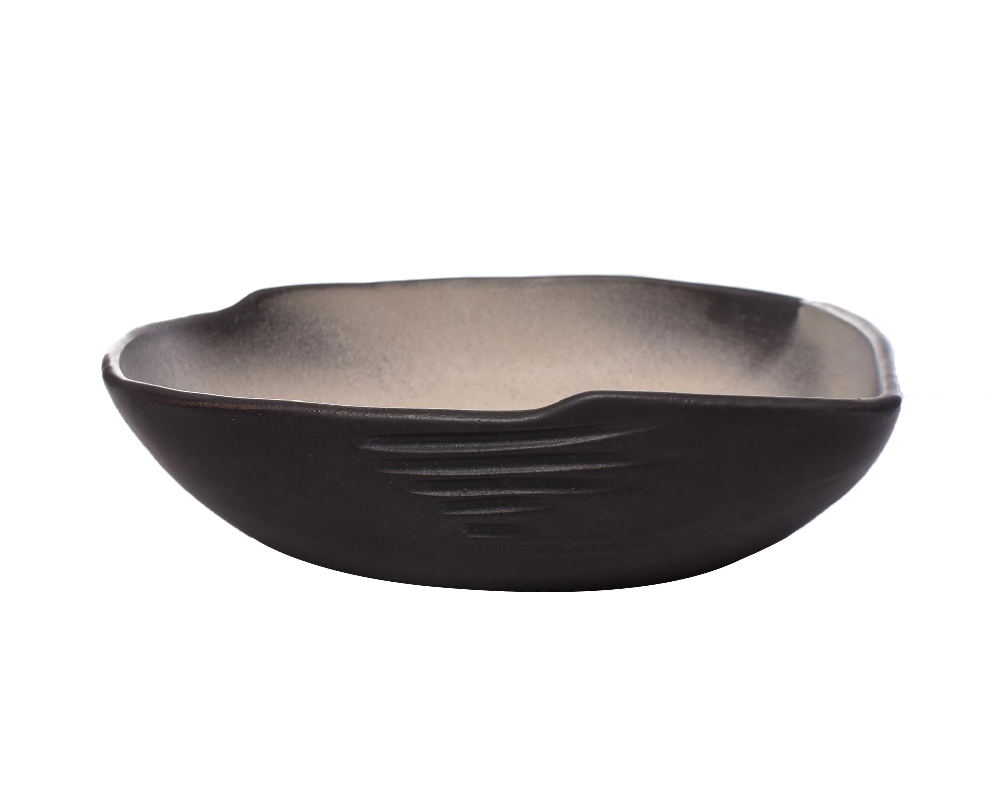 طبق حلوى عميق من AbraCadabra بقطر 22 سم وارتفاع 5 سم يتميز بتصميم أنيق وعملي مثالي لتقديم الحلويات أو الفواكه أو الوجبات الخفيفة. مصنوع من مواد عالية الجودة-بدون بوكس