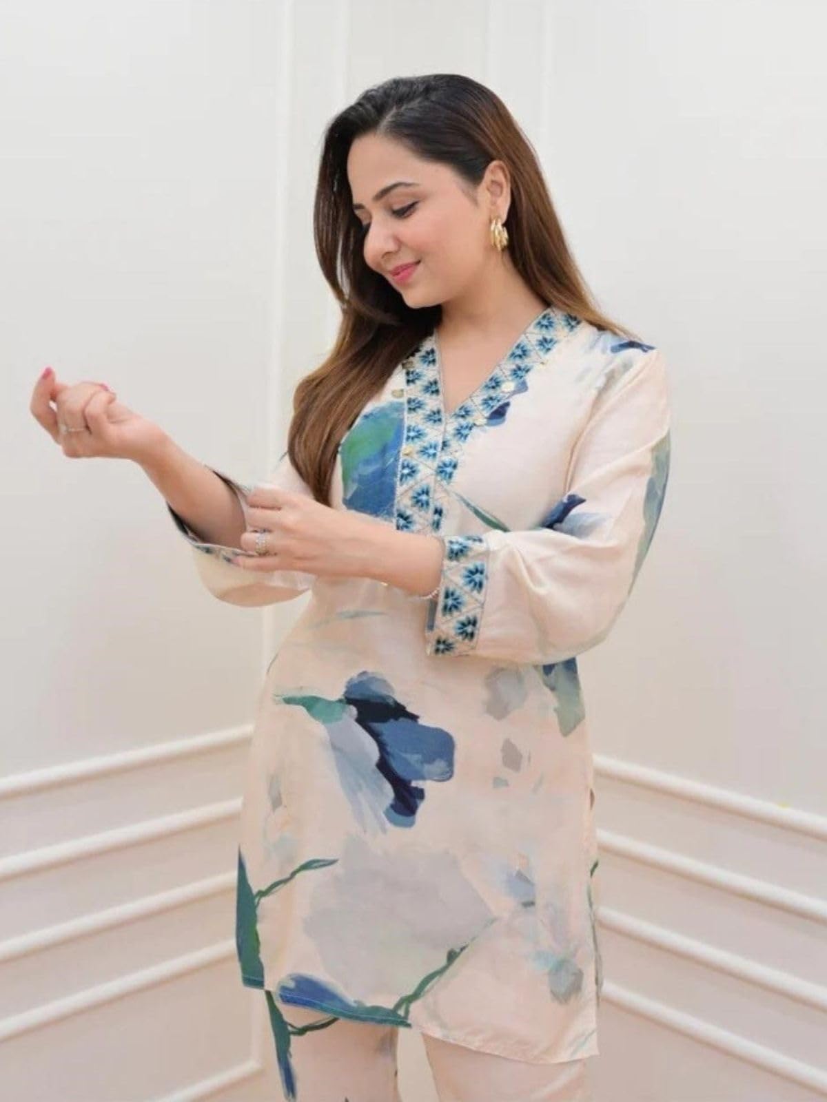 GRECIILOOKS رايون فلورال قميص كورتا أنيق بقصة عادية للنساء بأكمام عرقية