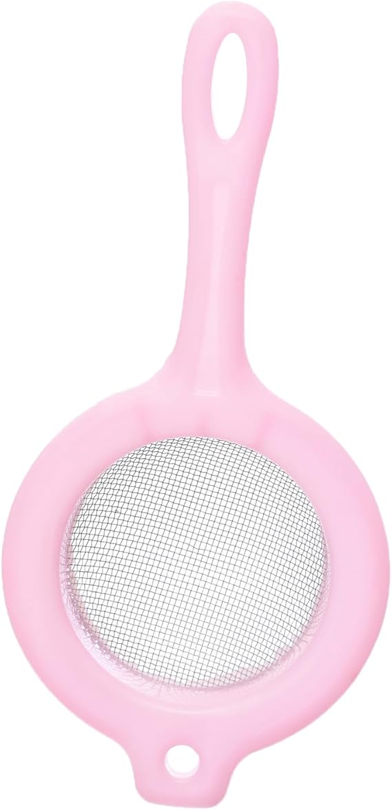 Generic Plastic Medium Strainer With Plastic Handel And Easy To Use For Kitchen • Ideal for straining vegetables, fruits, and pasta - Safqqa