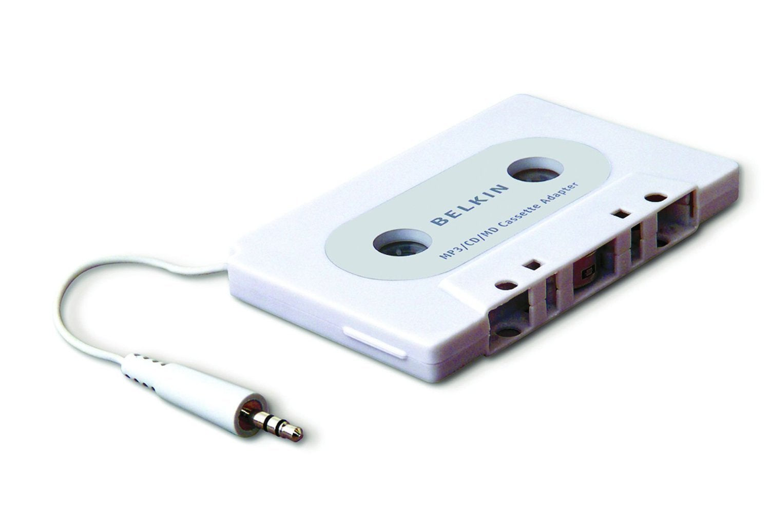 محول الكاسيت من بيلكن المخصص لجهاز آيبود تشغيل الأغاني المفضلة لديك من جهاز الآيبود أو أي جهاز يحتوي على مدخل صوت ٣.٥ ملم عبر مشغل الكاسيت في السيارة.