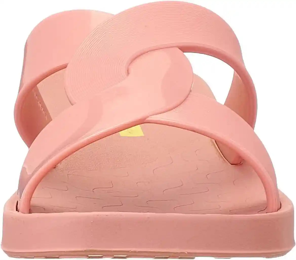 Ipanema Slipper For Women,Stylish and versatile design that pairs with casual outfits.