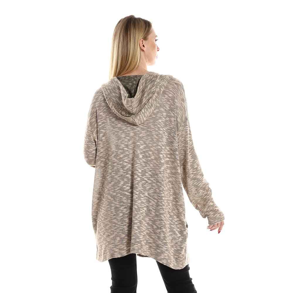 كارديغان جميلة للنساء قطعة متعددة الاستخدامات وأنيقة للطبقات اليومية. مصنوع من قماش ناعم وقابل للتنفس، يوفر الراحة وسهولة الحركة.