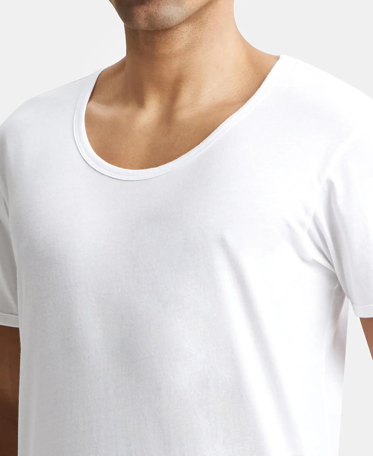 فانلة رجالي Jockey نص كم برقبة دائرية (عبوة 2 قطعة) – راحة يومية