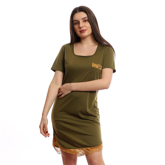 قميص نوم مريح برقبة دائرية عميقة من Off Cliff kady مع تفاصيل دانتيل للنساء زيتوني 4XL
