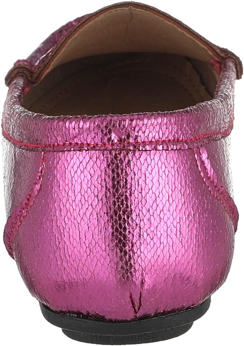 أحذية SWAY للنساء تجمع بين الأناقة والراحة والمتانة للاستخدام اليومي. تصميمها مزود بنعل داعم ومصنوعة من مواد عالية الجودة لتوفير راحة طوال اليوم