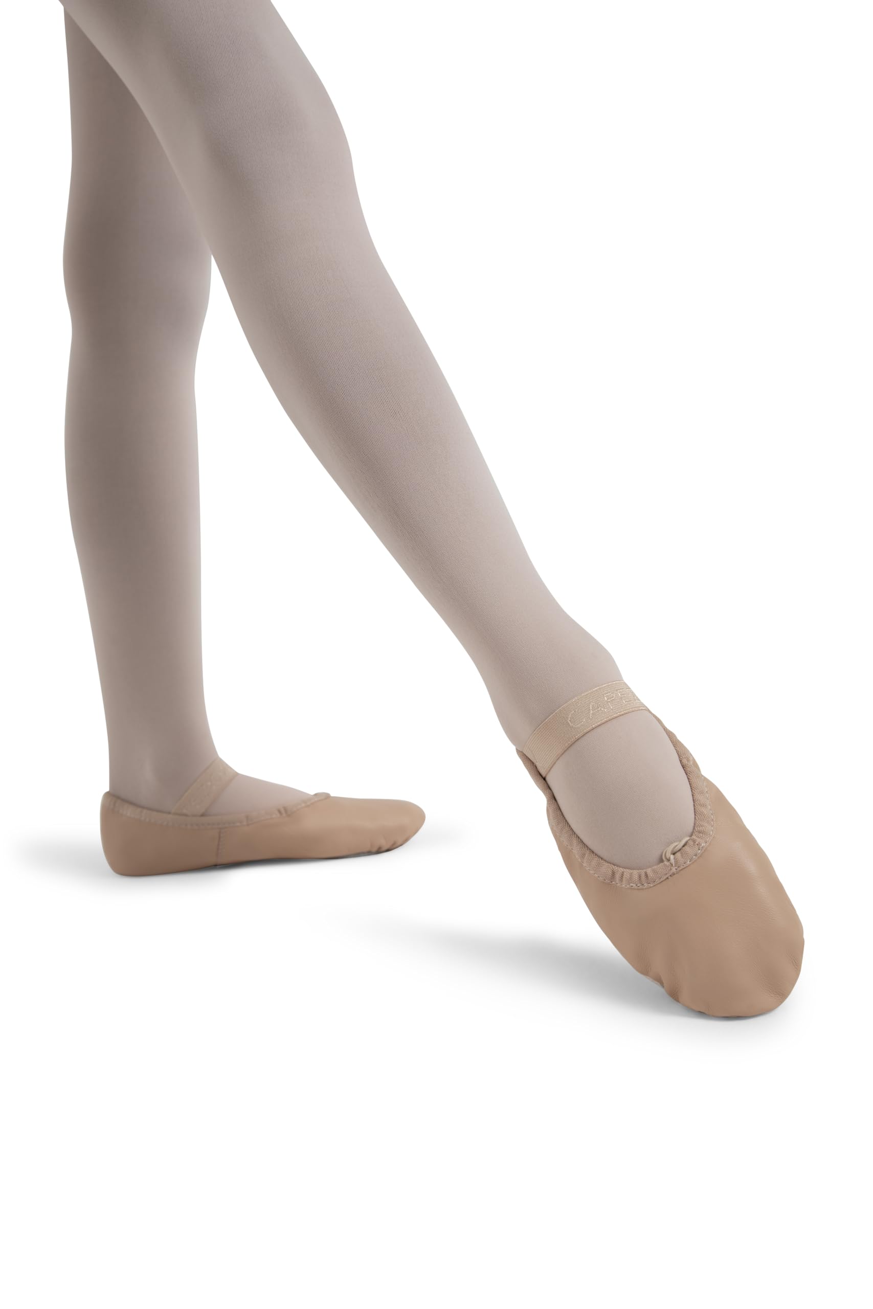 أحذية الباليه للسيدات من كابيزيو صُممت خصيصاً لتوفير الراحة والمرونة والأناقة لكل راقصة. مصنوعة من جلد ناعم عالي الجودة أو قماش متين يسمح بمرور الهواء، لتمنح القدم إحساساً طبيعياً بالحركة.