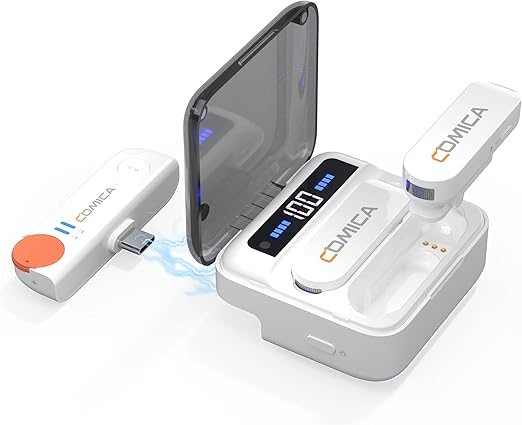 ميكروفون لاسلكي من ماركة كوميكا بتردد 2.4 جيجاهرتز لهواتف أندرويد USB-C مع علبة شحن لون أسود