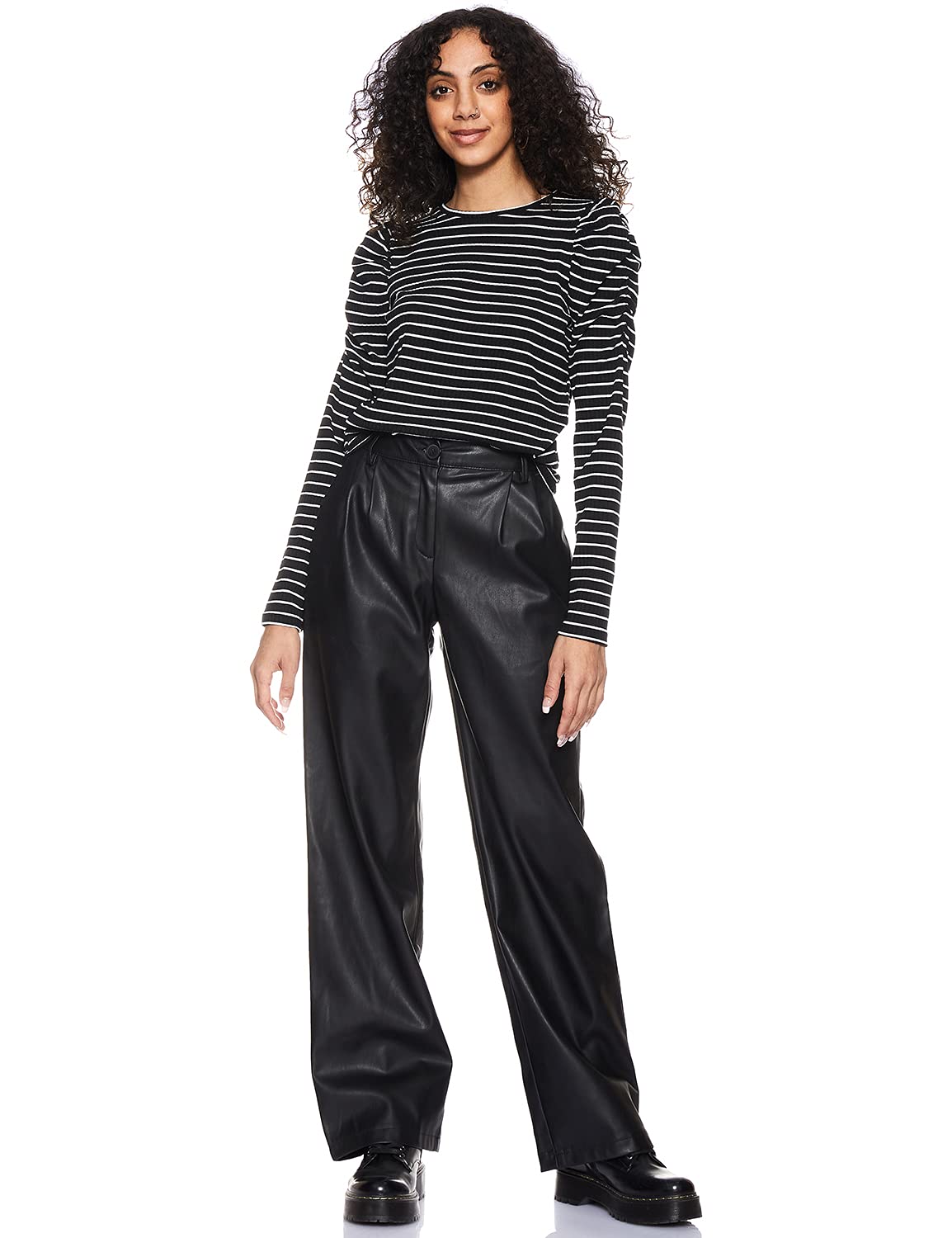 تيشيرت نسائي من ماتالان بتصميم مخطط وأكتاف مزينة بكشكش، مع أكمام طويلة وياقة دائرية