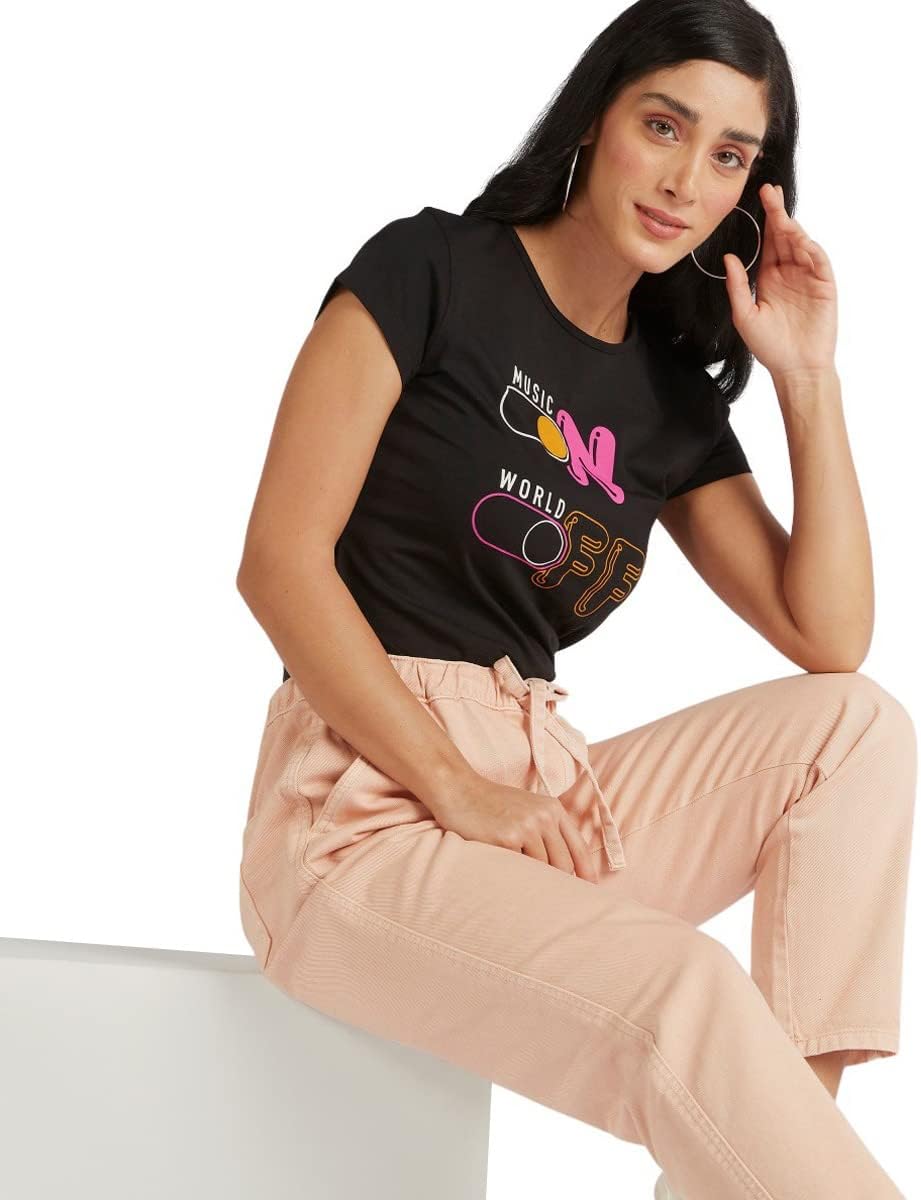 Splash Printed T-Shirt For Women,Classic round-neck for timeless style.