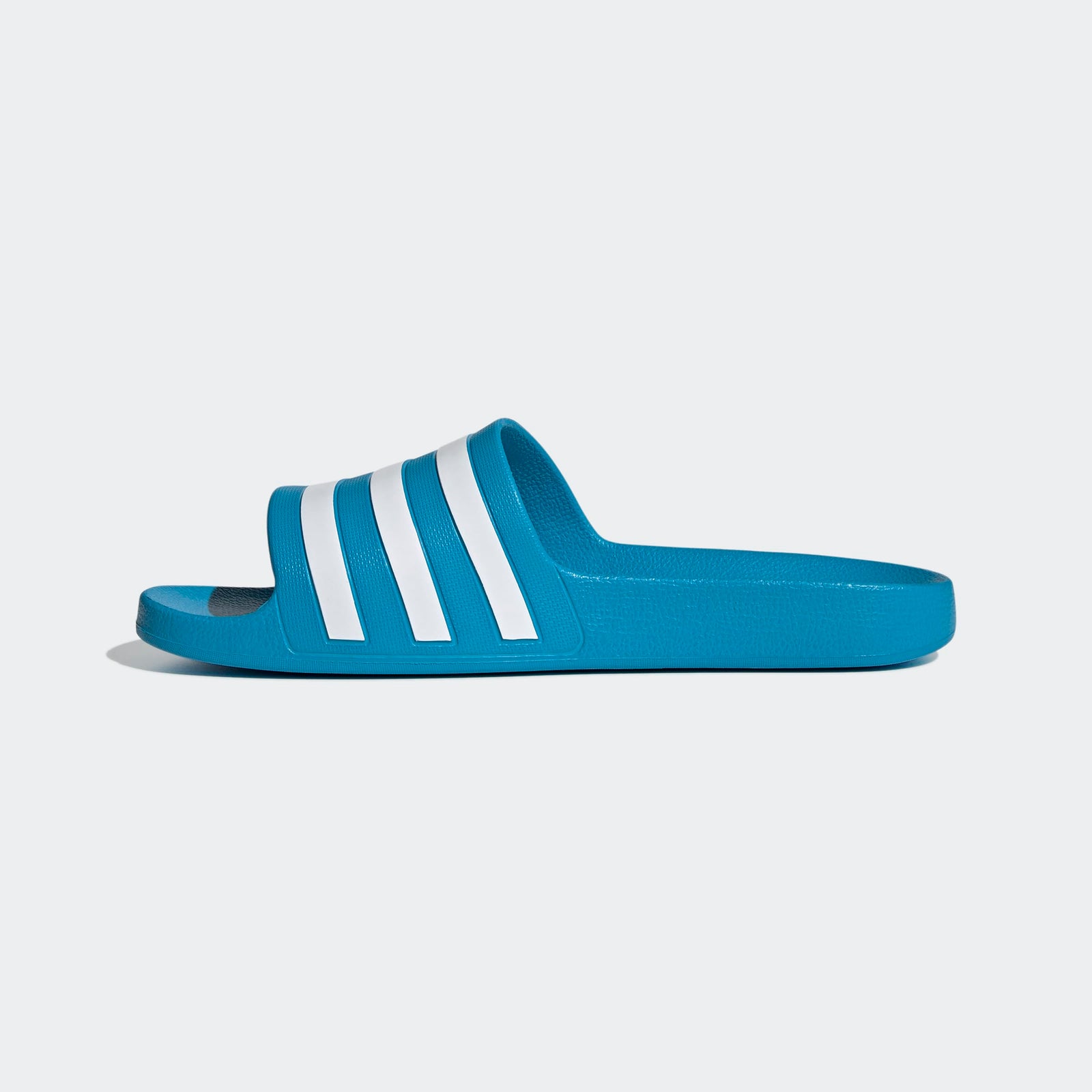 Adidas Slipper For Men Ideal for casual, indoor, or outdoor use