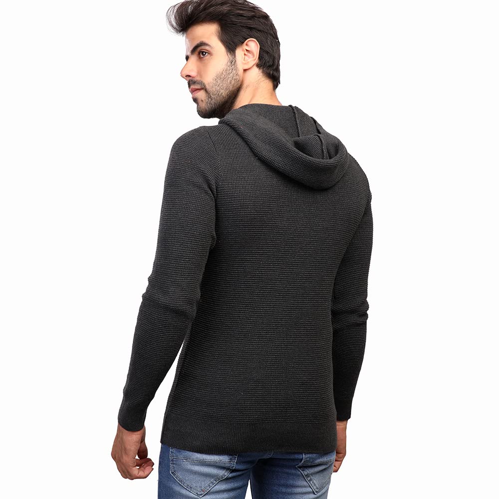 هودي COUP المنقوش للرجال إضافة أنيقة ومريحة لخزانة الملابس الكاجوال. مصنوع من قماش ناعم وقابل للتنفس يوفر الدفء والراحة طوال اليوم. 