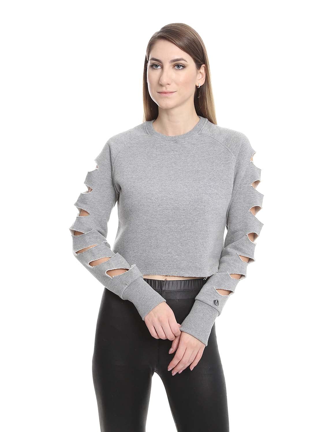 سويت شيرت من U Athleisure للنساء مما يجعل مظهرًا رياضيًا مريحًا يناسب اليومي. 