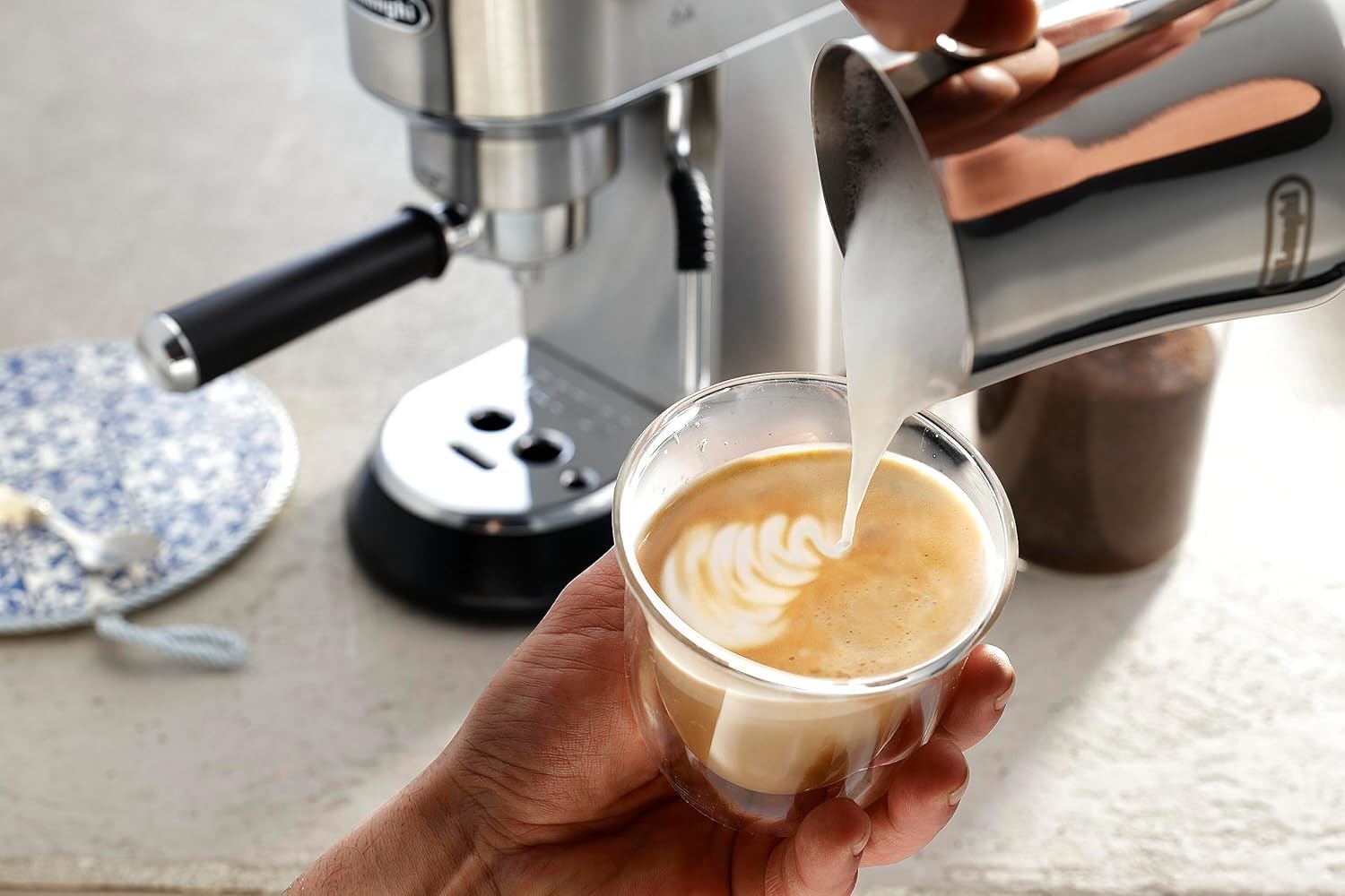 De'Longhi Espresso Machine Easy‑to‑use controls