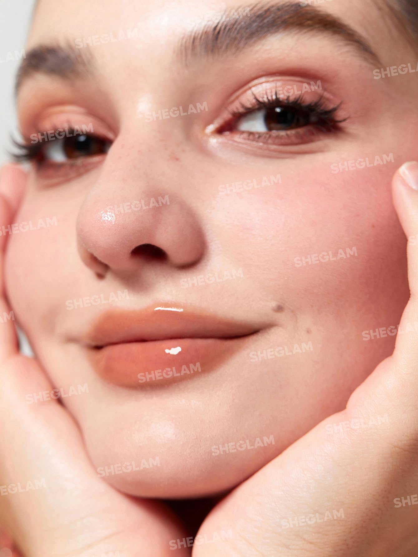 Sheglam Shine Lip Plumper Pout Perfect - Walk on the Beach