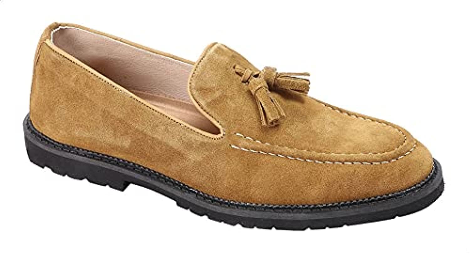 حذاء Grinta من نوع لوفر للرجال، مصنوع من جلد النوبوك عالي الجودة، يتميز بتصميم Moc-Toe مع تفاصيل شرابة أنيقة.