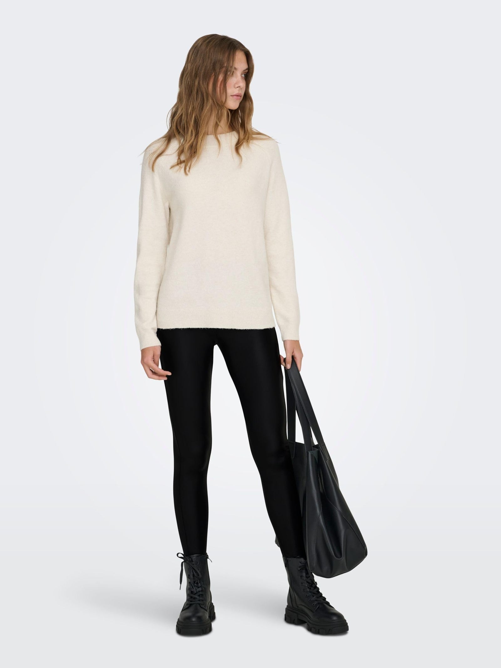 بنطلون ضيق نسائي من اونلي – أنيق ومريح