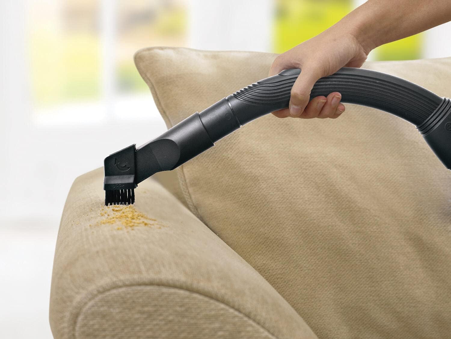 مكنسة كهربائية بلاك اند ديكر  بقدرة 1000 وات وبكيس للأوساخ