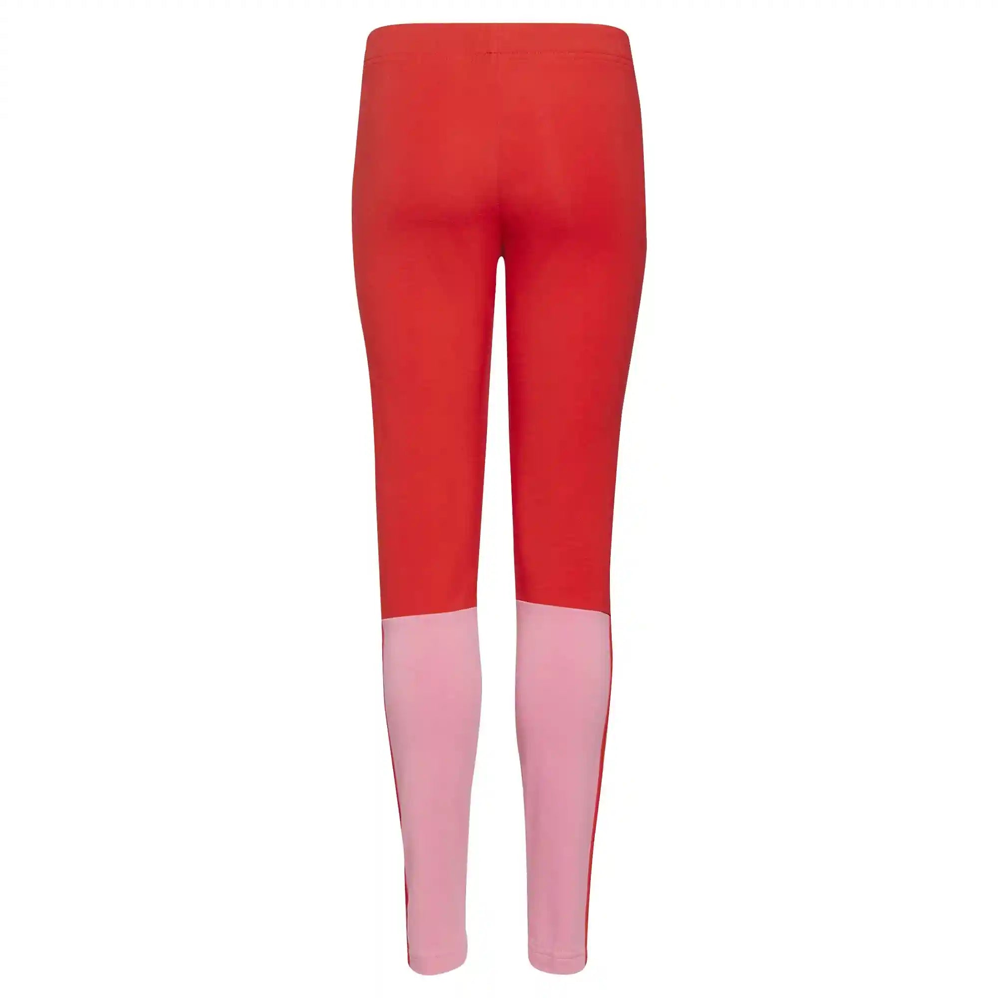 يمنحك بنطال أديداس الرياضي للنساء مزيجاً مثالياً من الراحة والأناقة بفضل خامته الناعمة التي تسمح بمرور الهواء وتوفر إحساساً مريحاً طوال اليوم. يتميز بقصة مريحة تمنحك حرية الحركة، – Safqqa Egypt