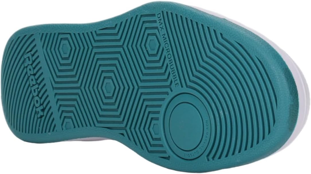 حذاء ريبوك الكلاسيكي للسيدات بتصميم كورت أنيق ومريح للاستخدام اليومي