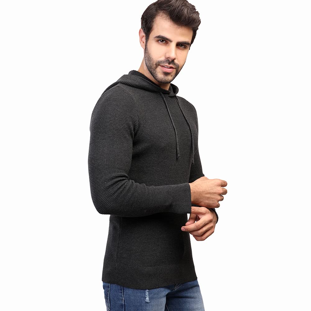 هودي COUP المنقوش للرجال إضافة أنيقة ومريحة لخزانة الملابس الكاجوال. مصنوع من قماش ناعم وقابل للتنفس يوفر الدفء والراحة طوال اليوم. 