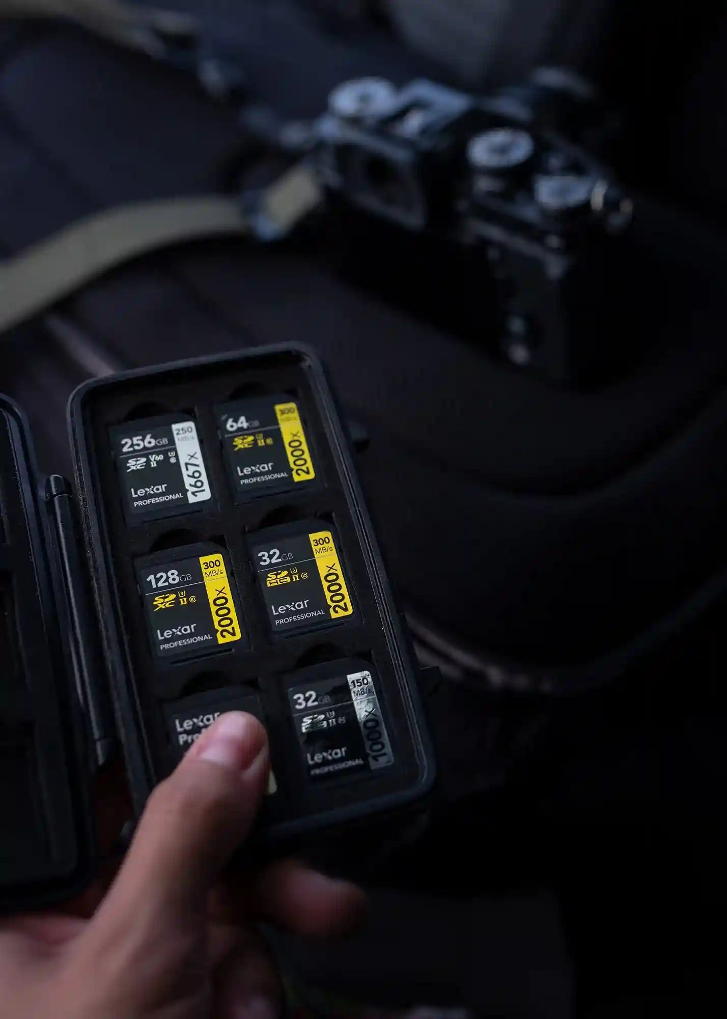 بطاقة الذاكرة ليكسر بروفيشنال بسعة 32 جيجابايت  خياراً مثالياً للمصورين ومصوري الفيديو المحترفين الذين يبحثون عن السرعة والأداء العالي والموثوقية. توفر سرعة قراءة تصل إلى 300 ميجابايت/ثانية وسرعة كتابة تصل إلى 260 ميجابايت/ثانية،  – Safqqa Egypt