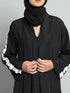 عباية مع حجاب من Styleville.in للنساء هي طقم أنيق ومحتشم مصمم للاستخدام اليومي أو للمناسبات الخاصة. مصنوع من قماش ناعم