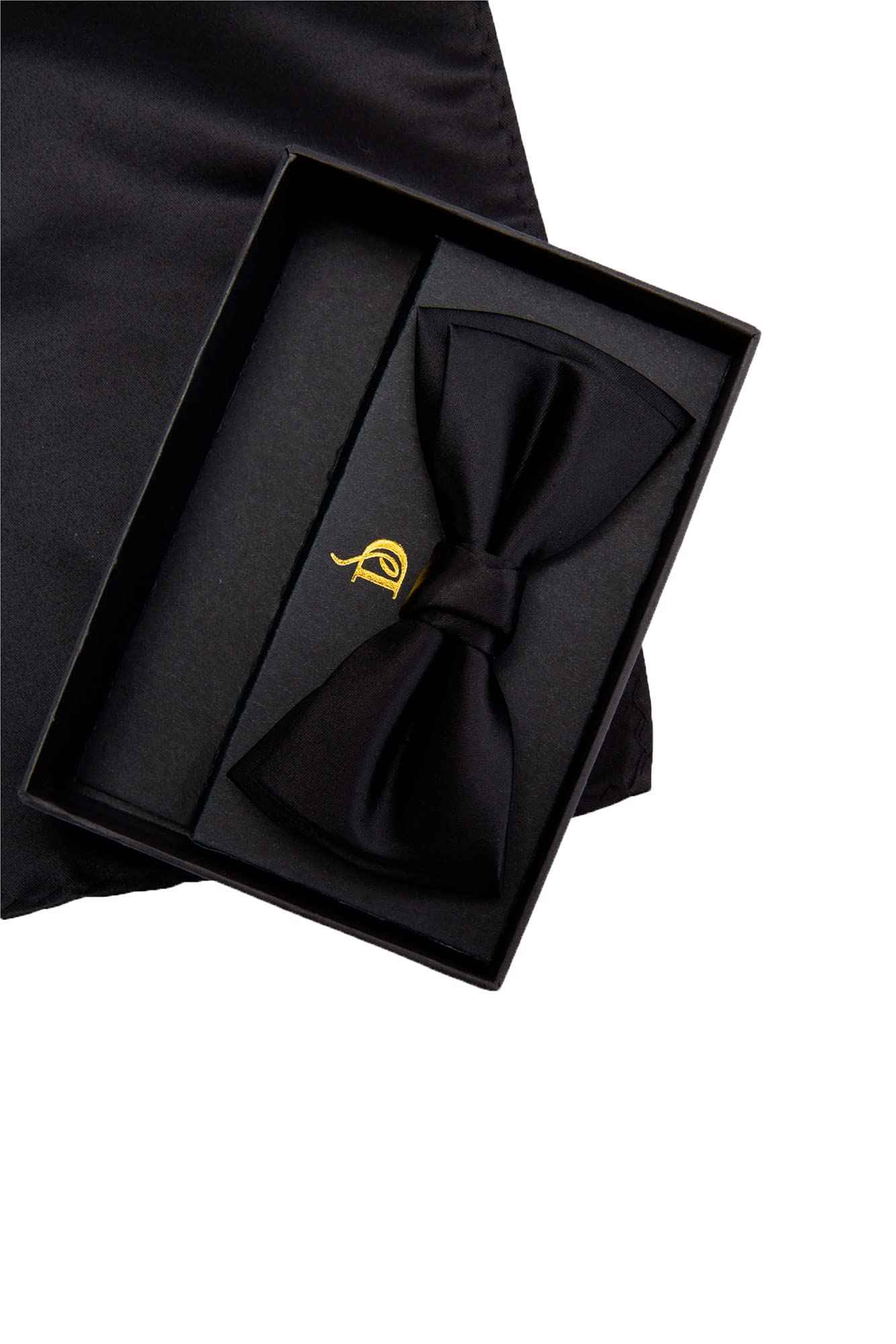 طة عنق ساتان بسيطة مع منديل