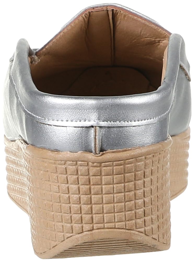 أحذية SWAY للنساء تجمع بين الأناقة والراحة والمتانة للاستخدام اليومي. تصميمها مزود بنعل داعم ومصنوعة من مواد عالية الجودة لتوفير راحة طوال اليوم  – Safqqa Egypt