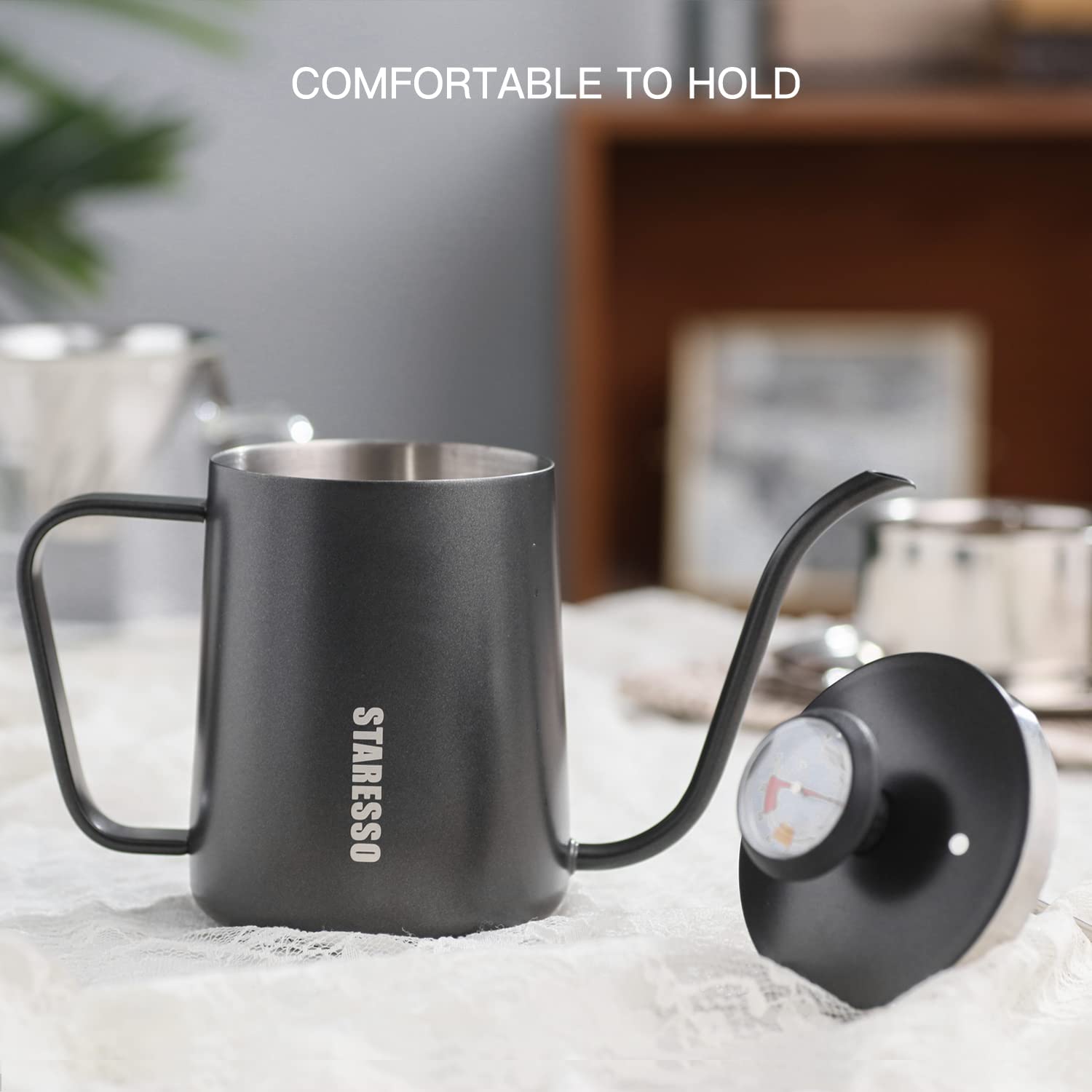 غلاية قهوة يدوية من ستاريسو بسعة 550 مل من الستانلس ستيل مع فوهة دقيقة وترمومتر – خدوش طفيفة وعلبة تالفة