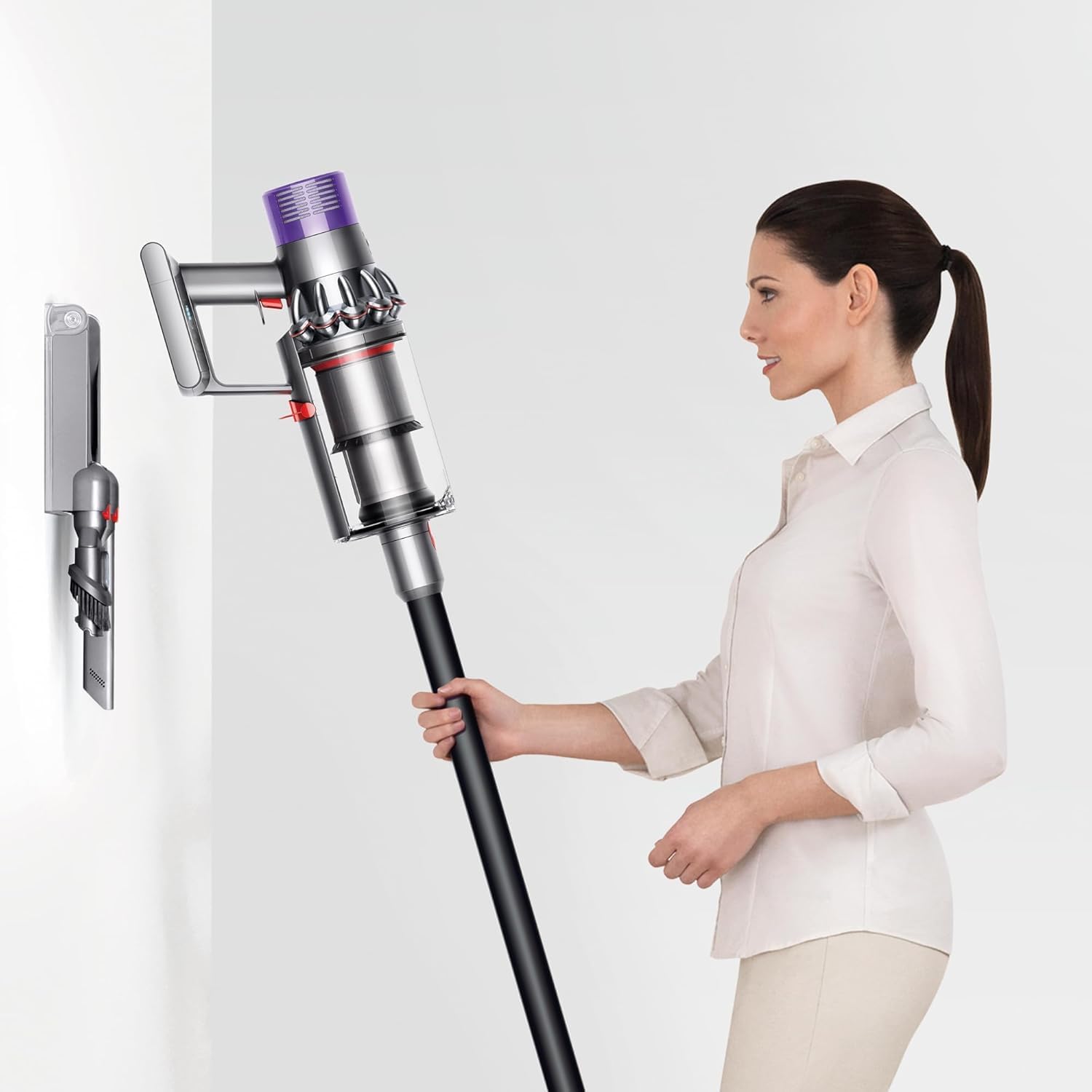   مكنسة Dyson اللاسلكية – صندوق تالف تقدم نفس الأداء القوي لمكانس Dyson العادية بسعر مخفض بسبب تلف طفيف في التغليف وخدوش سطحيه.