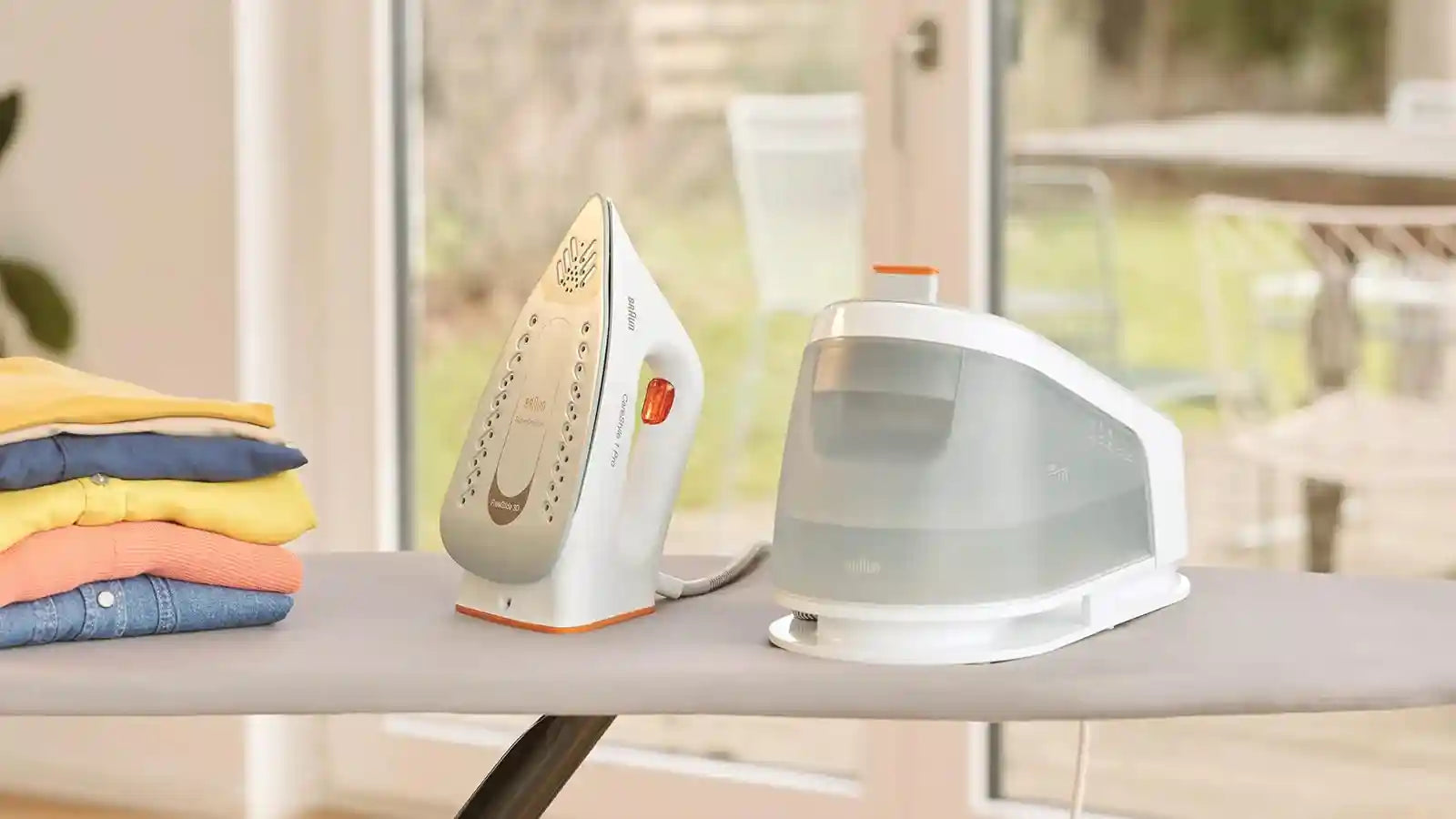 مكواة البخار براون IS1511WH تمنحك أداءً قويًا وكيًا سريعًا بقدرة 2200 واط وتقنية فري جلويد ثلاثية الأبعاد التي تسمح بانزلاق سهل في جميع الاتجاهات