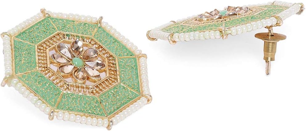 طقم قلادة قصيرة من زاڤيري بيرلز باللون الأخضر الباستيل ومزين بتقنية المينا، يشمل عقداً قصيراً، أقراطاً متناسقة، وتيكا للرأس، مصمم لإضفاء لمسة تقليدية وأنيقة على أي إطلالة – Safqqa Egypt