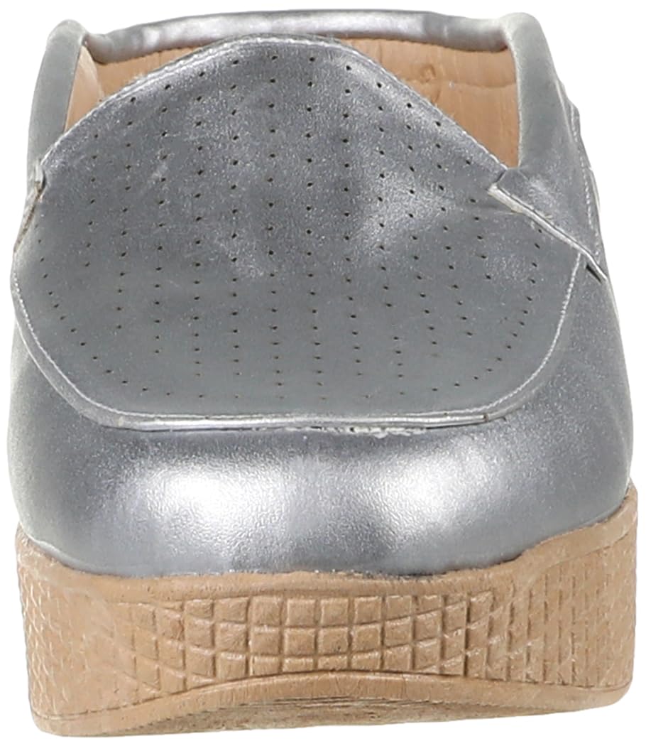 أحذية SWAY للنساء تجمع بين الأناقة والراحة والمتانة للاستخدام اليومي. تصميمها مزود بنعل داعم ومصنوعة من مواد عالية الجودة لتوفير راحة طوال اليوم 