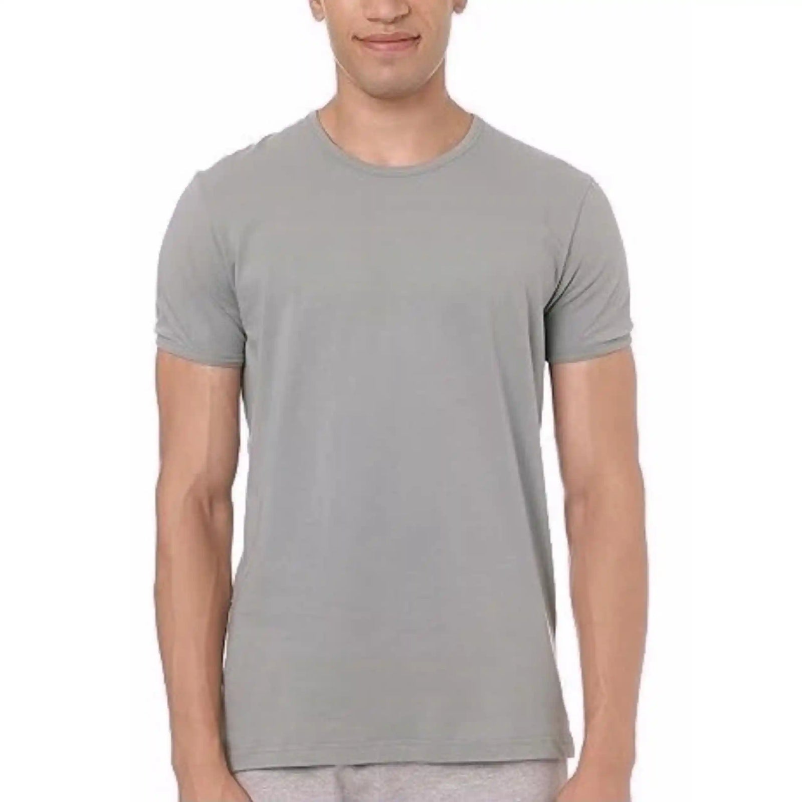 مجموعة هيرو بيسيك للرجال – 4 تيشيرت + بوكسر مجاني (5 قطع)