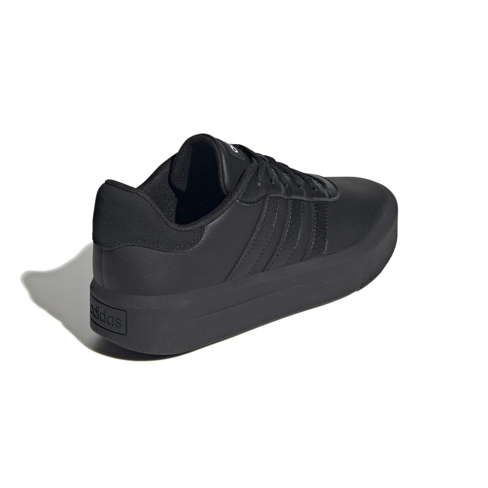 حذاء رياضي نسائي من Adidas موديل COURT PLATFORM