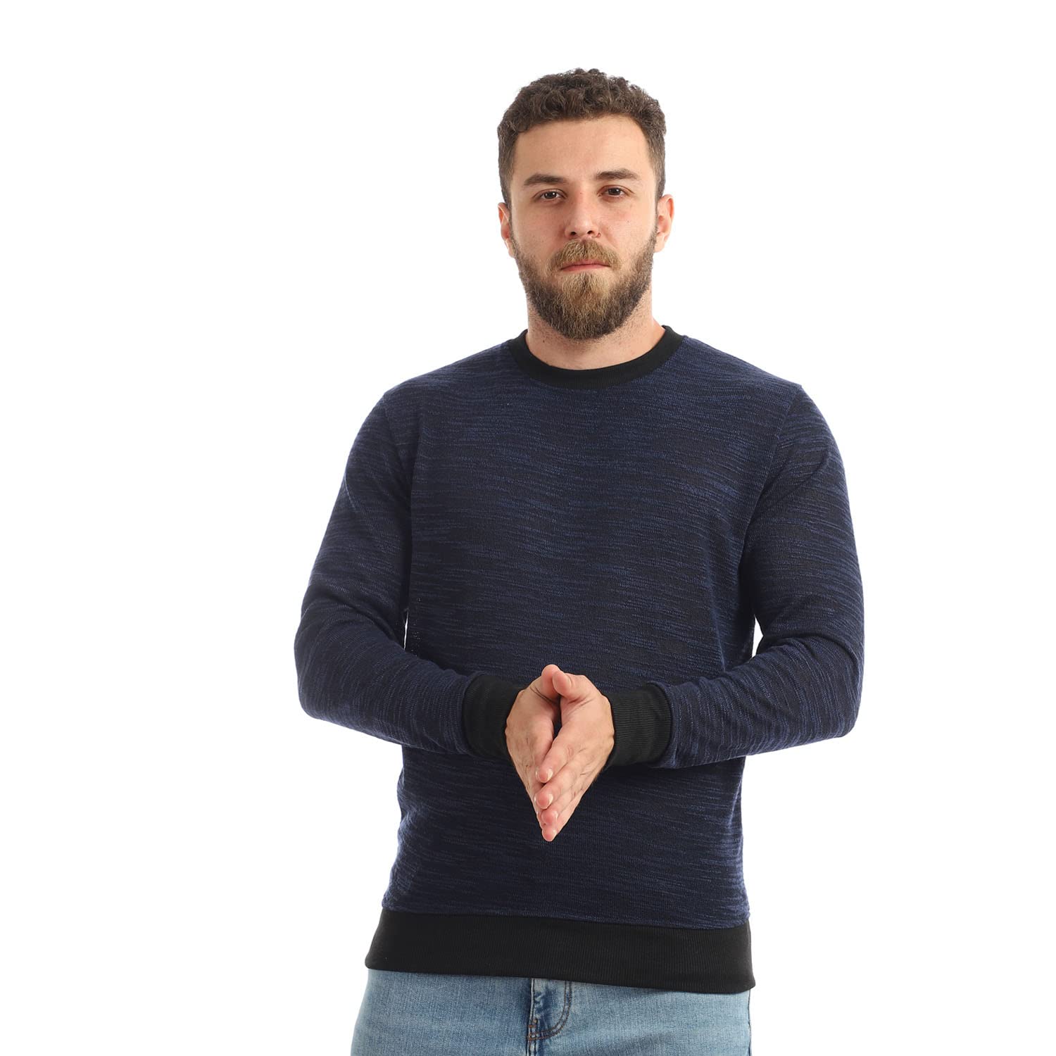 سويت شيرت من اوف كليف للرجال هو قطعة مريحة وعصرية مصممة لمنحك دفئًا وراحة في الأجواء الباردة