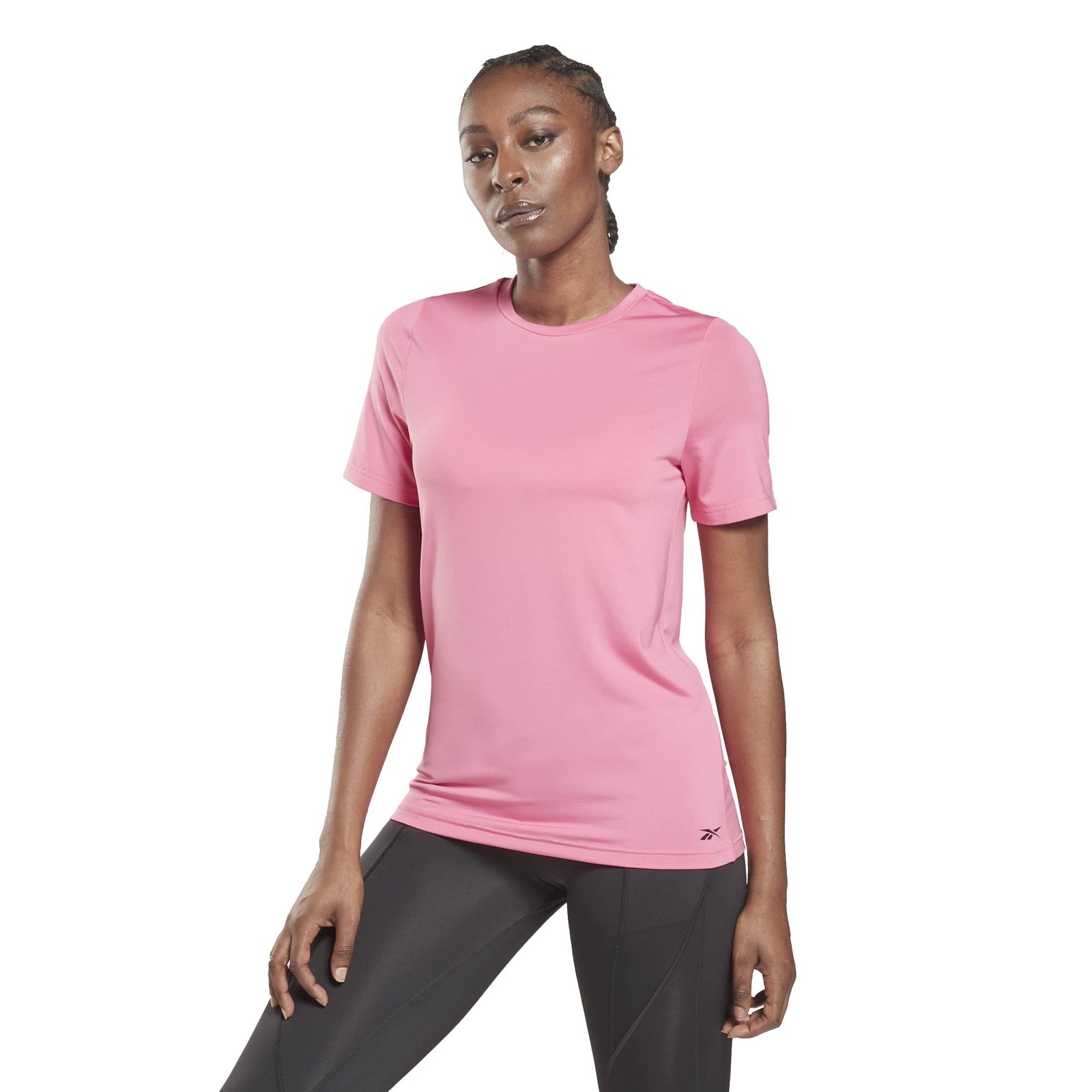 تيشيرت ريبوك للنساء مناسب للرياضة، الجري، أو الاستخدام اليومي.