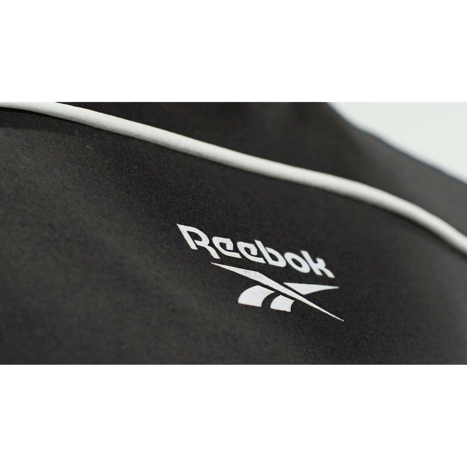 لباس خارجي للسيدات من ريبوك DM688